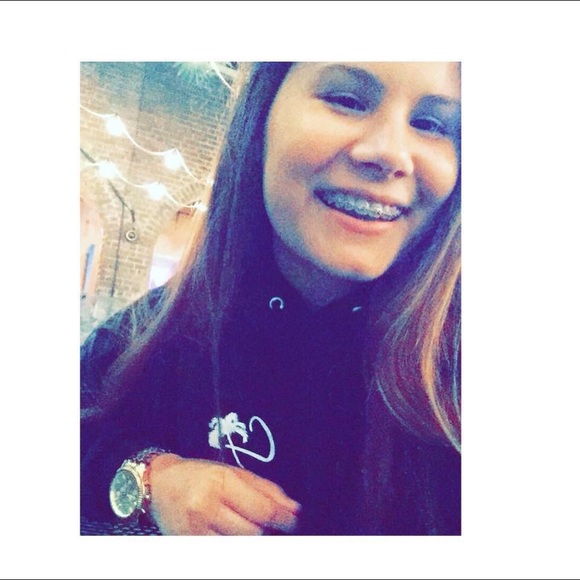 Meet your Posher, Haley - Picture 1 of 1